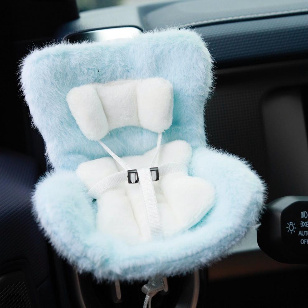 he safety seat that can be placed on the desktop or car air outlet is suitable for various plush toys and 17cm LBB seating party